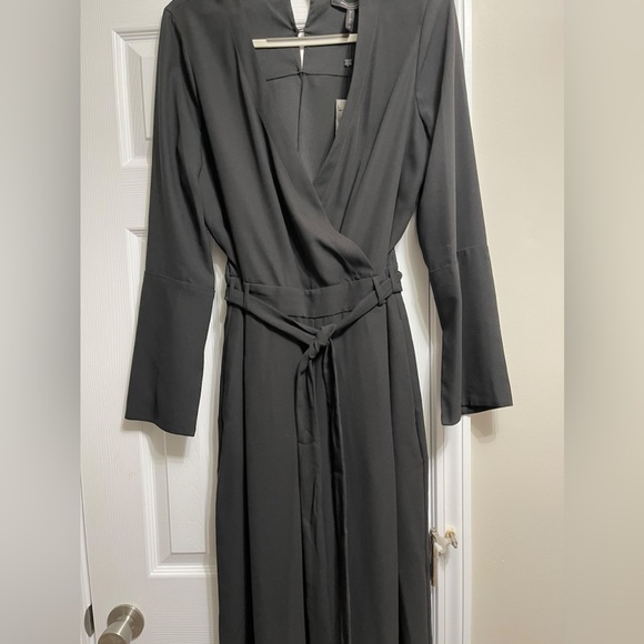 Black BCBG Cropped Jumpsuit NWT - Picture 2 of 7